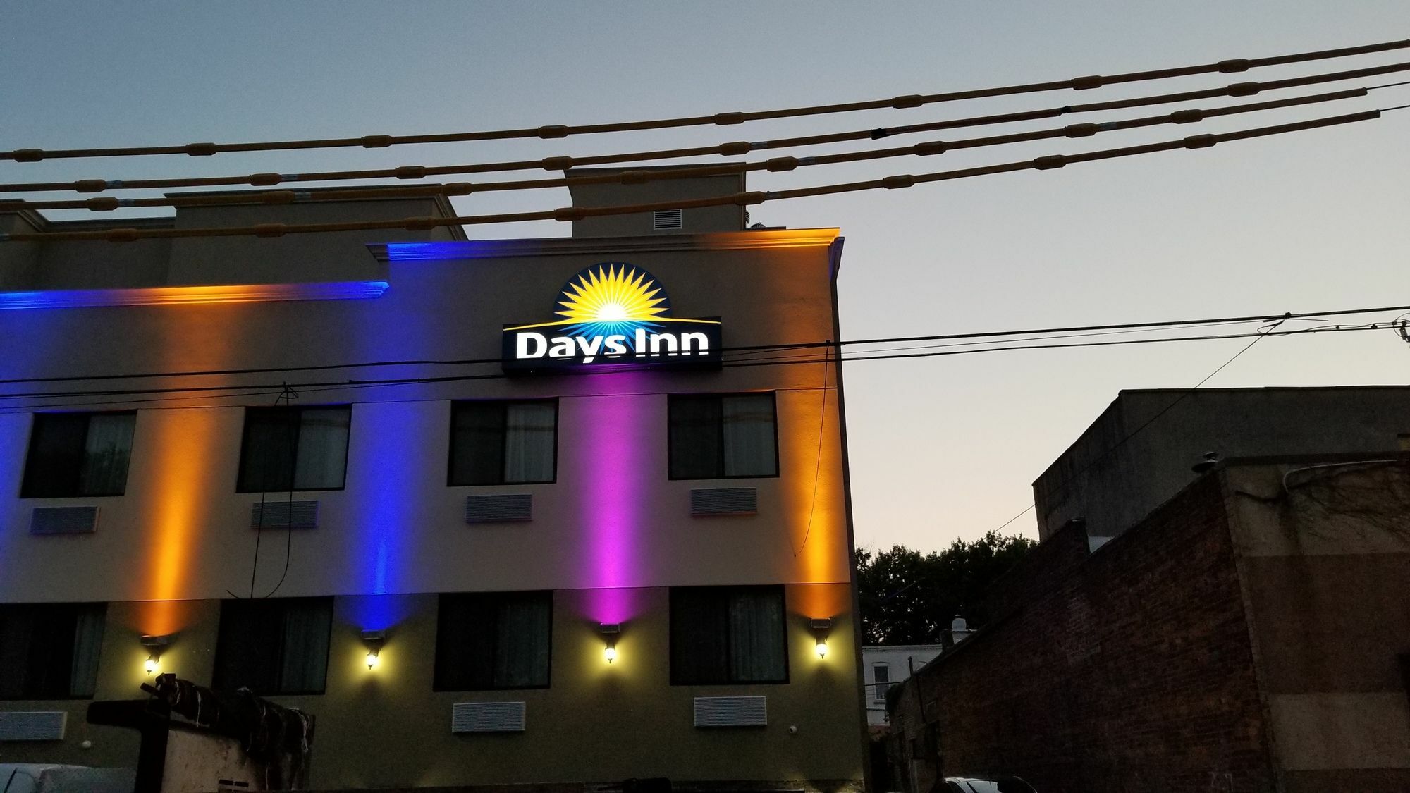 Days Inn By Wyndham Brooklyn Marine Park Nueva York Exterior foto